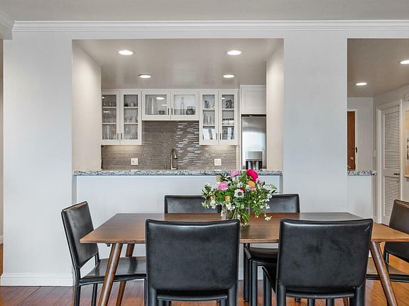 5th image of 2040 Franklin St APT 1205