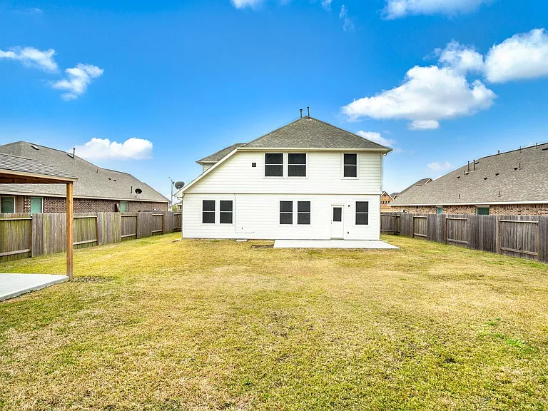 135 San Bernard Dr — Photo 33
