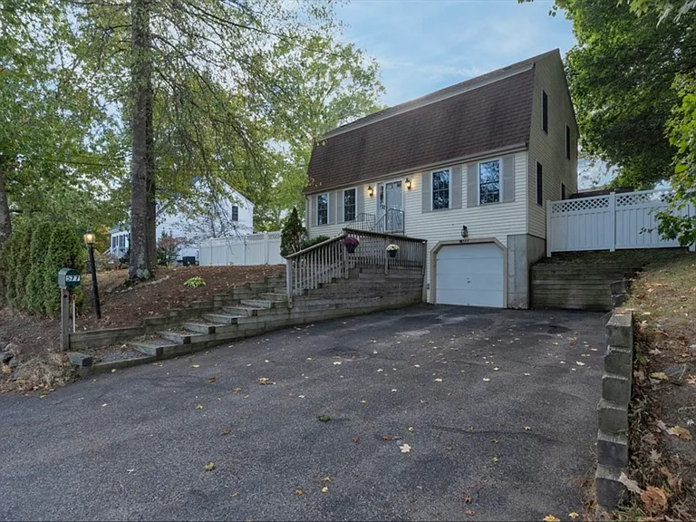 577 Winter St — Photo 24