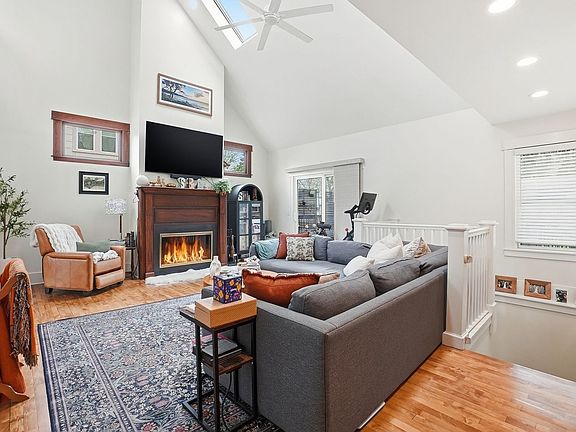 4th image of 18347 Morris Ave