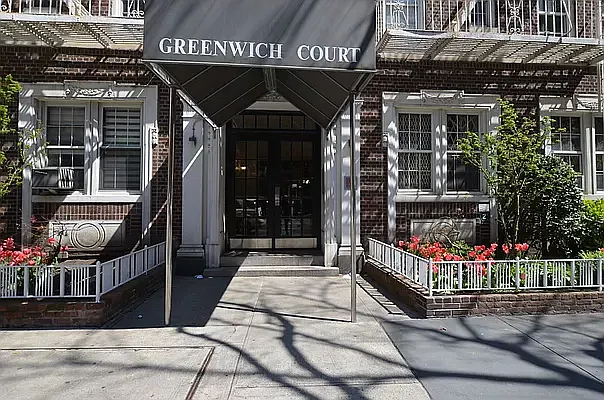 Rented by Manhattan Realty Group | media 8