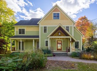 11 Berwick Ln, Worcester, MA 01602