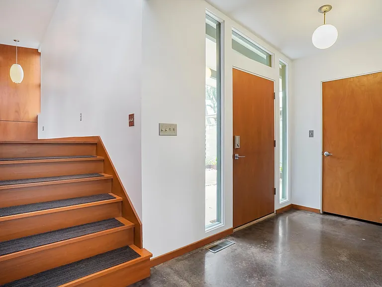 1403 Kendolph Dr — Photo 8