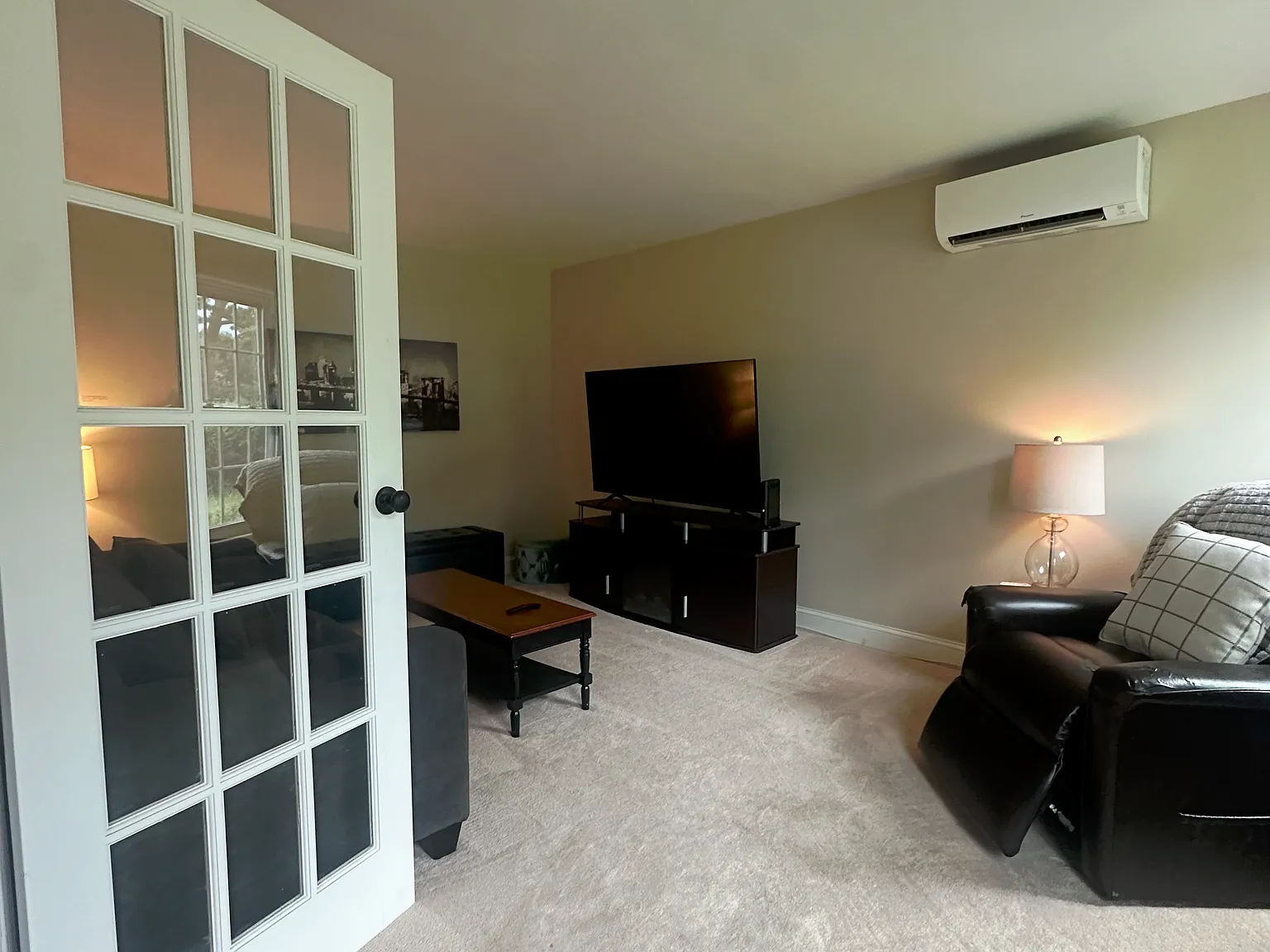 3 bed, 1200 sqft, $3,950 — Photo 3