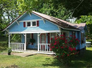 106 Pennsylvania Ave, Etowah, TN 37331