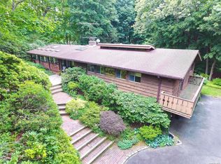 39 Artisan Ave, Huntington, NY 11743
