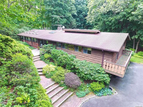 39 Artisan Avenue, Huntington, NY 11743