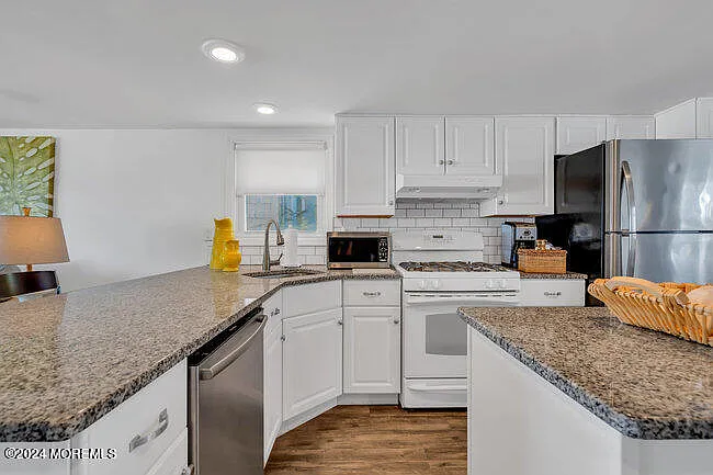 157 Beachfront Front — Photo 19