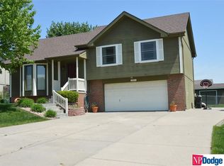 10913 S 18th St, Bellevue, NE 68123