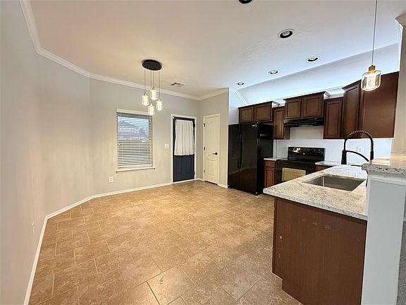 3rd image of 13616 Bradbury Ln