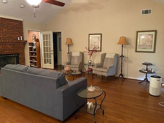 3rd image of 1333 Lee Road 281