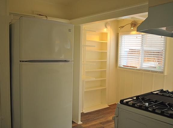 5th image of 826 Seagirt Ct