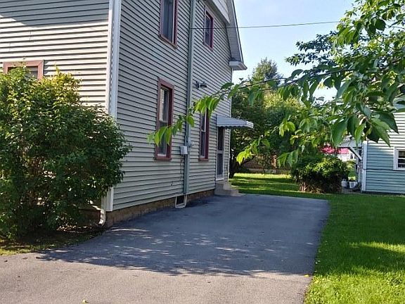3rd image of 204 N Shady St
