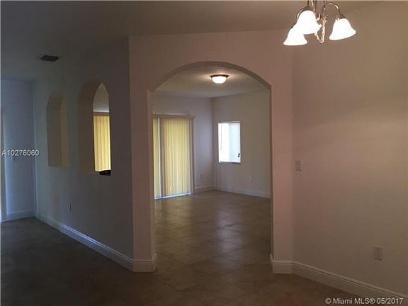 4th image of 17040 SW 92nd Ct