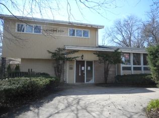 1924 Abbott Ct, Northfield, IL 60093
