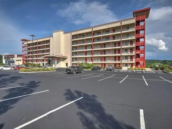 210 Raceday Center Dr, Bristol, TN 37620