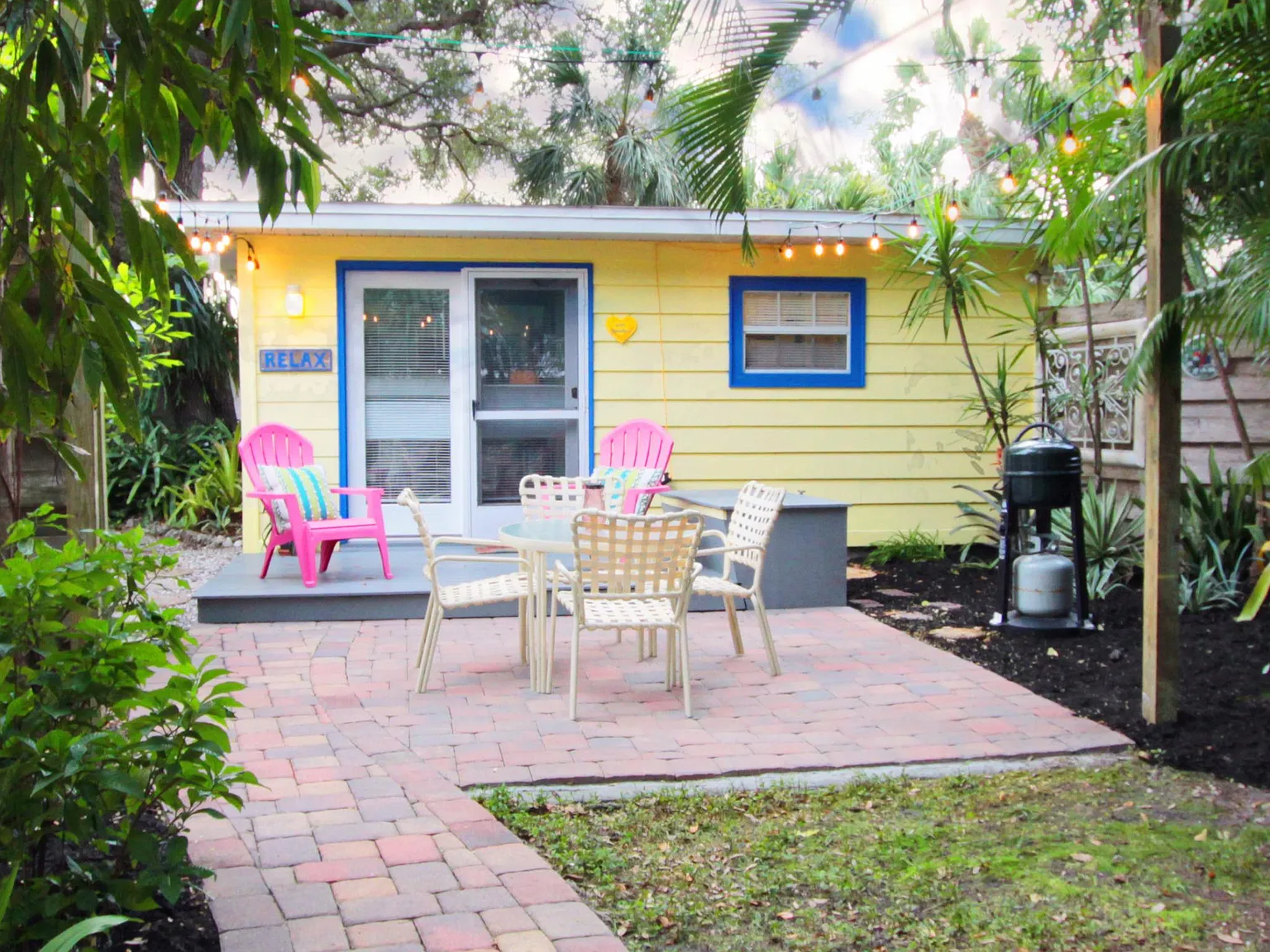 643 C Avenida Del Norte Studio Cottage — Photo 1