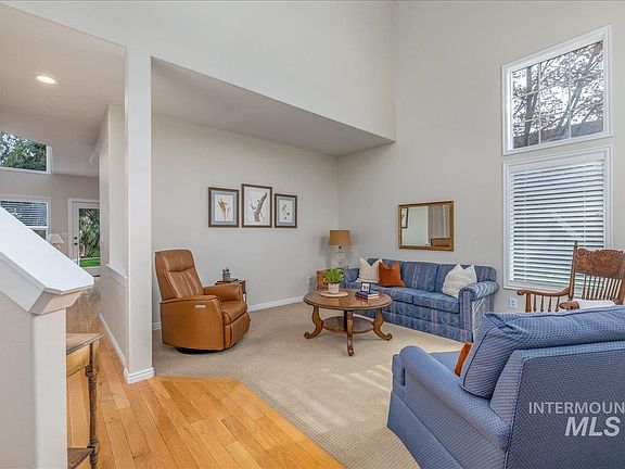 5th image of 1762 E Summerfalls Dr