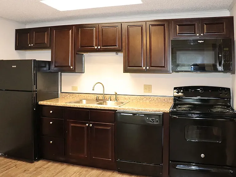 Sunset Ridge Apartments — Photo 4