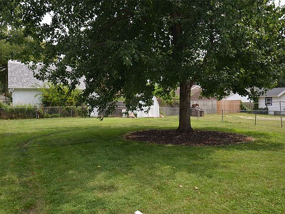 3rd image of 2109 40th St
