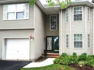30 Spring Brook Dr, Annandale, NJ 08801