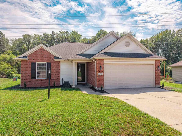 8300 Aster Ln, Evansville, IN 47712