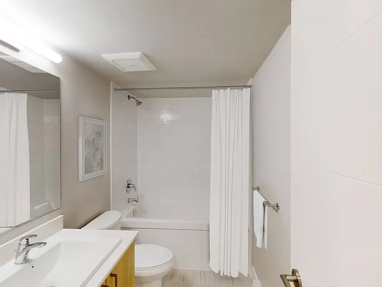 408 E Columbia St — Photo 19
