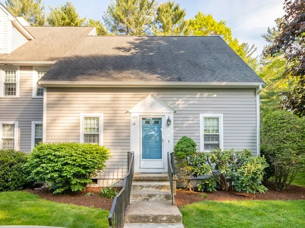 105 Twin Lakes Dr Unit 105, Halifax, MA 02338