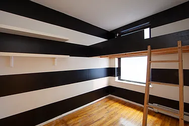 Rented by R New York