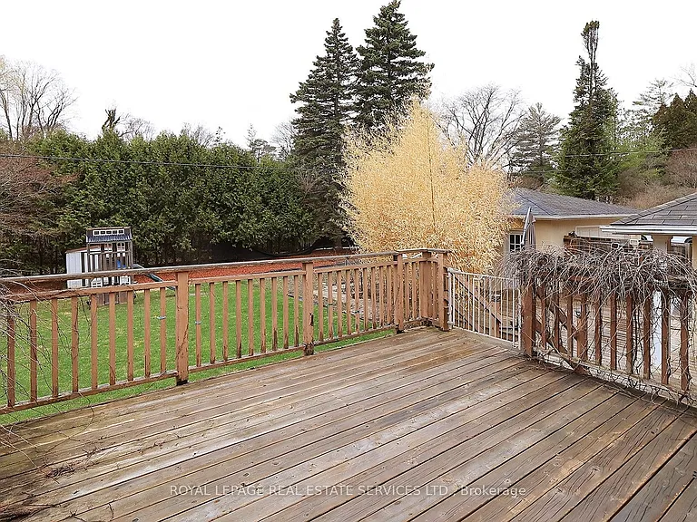 222 Alscot Cres — Photo 36