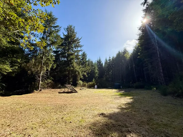 690 McDonald Creek Rd, Trinidad, CA 95570