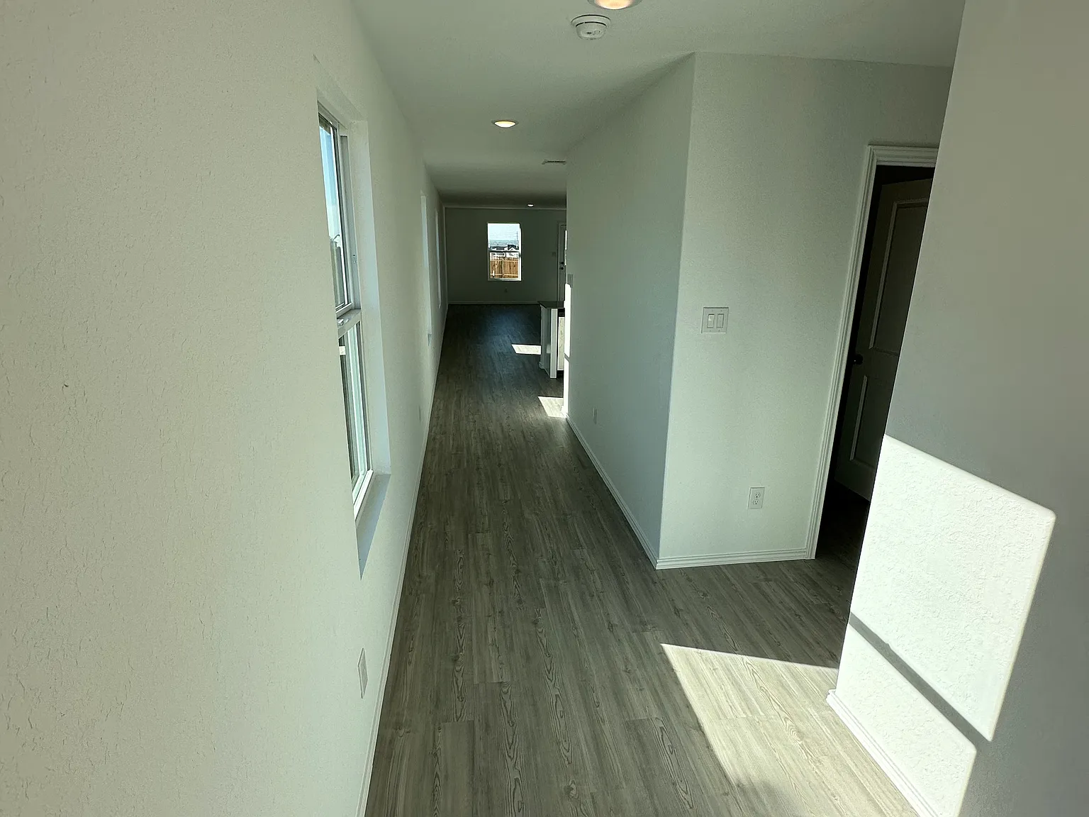 3 bed, 1230 sqft, $1,450 — Photo 4