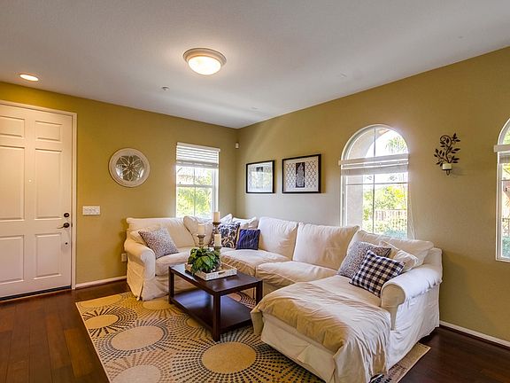 4th image of 17034 Calle Trevino Unit 2