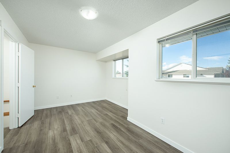 Spruce Grove Apartment for rent - 2 Bedrooms — photo 73