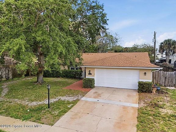 5th image of 2661 Applewood Dr