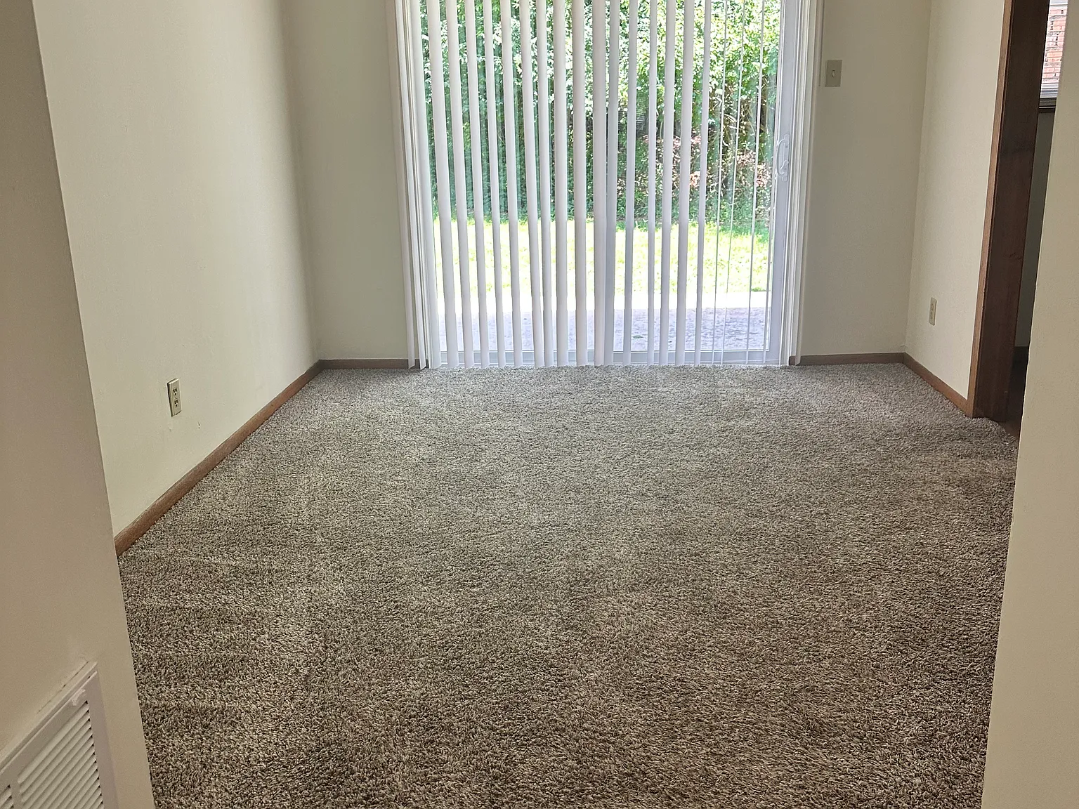 2 bed, 1300 sqft, $1,450 — Photo 2