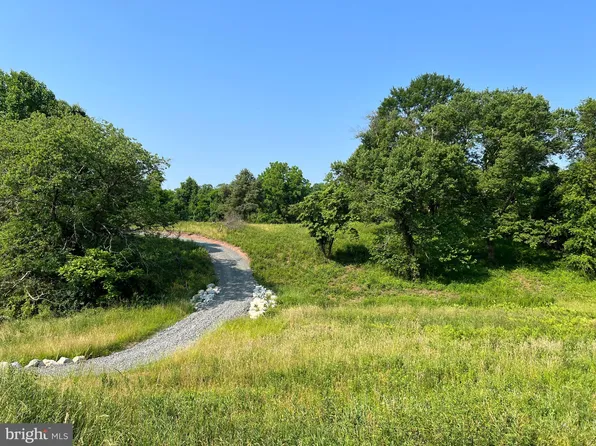 235 Gouglersville Rd, Sinking Spring, PA 19608