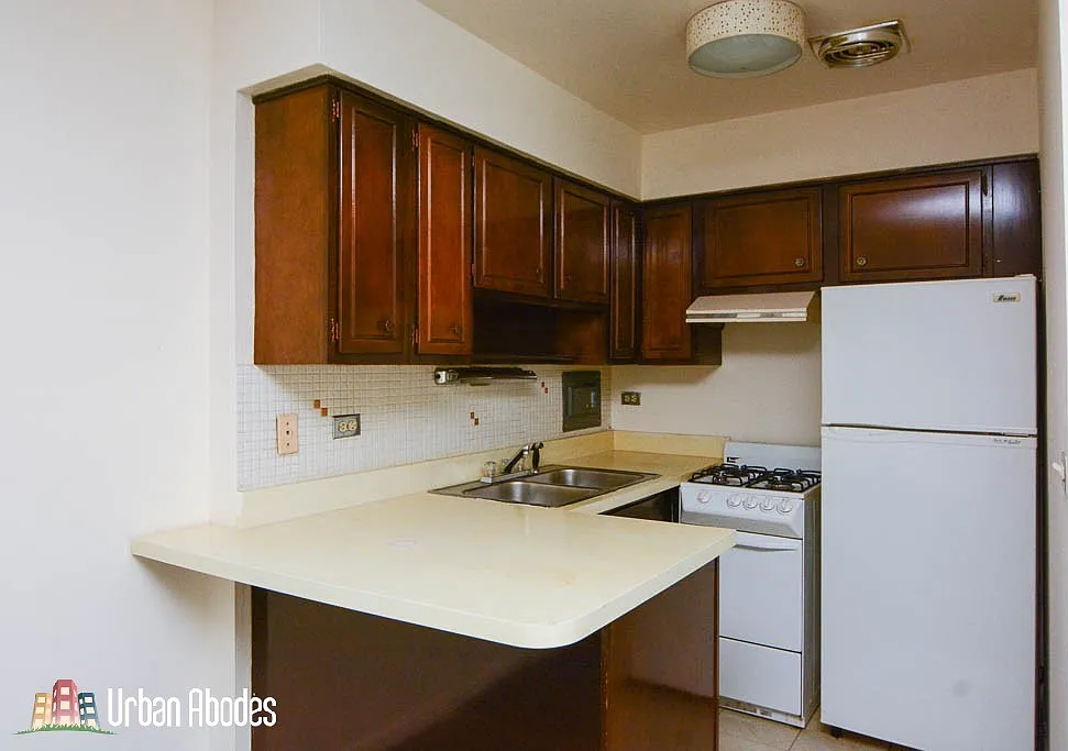 2629 N Hampden Ct — Photo 2