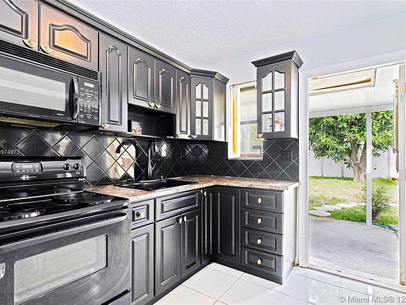 4th image of 1455 NE 154th St