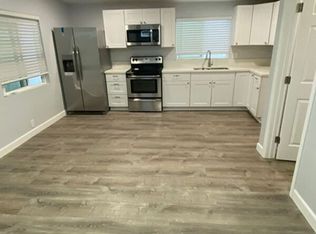 736A Windsor Ct, Vista, CA 92084