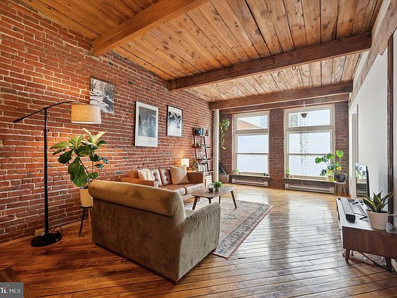 5th image of 122 Chestnut St #24-202