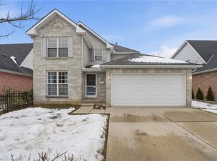 68 Fairlake Dr, Cambridge, ON N1S 4Z3