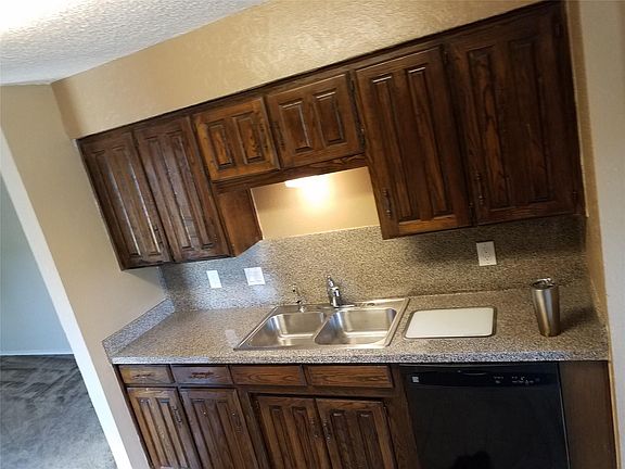 5th image of 2821 Shady Grove Dr