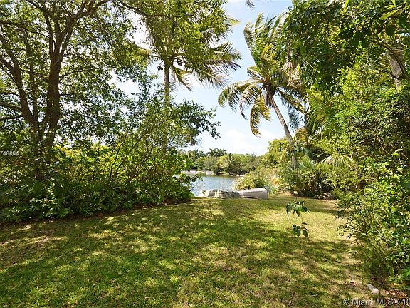 4th image of 5520 Banyan Dr