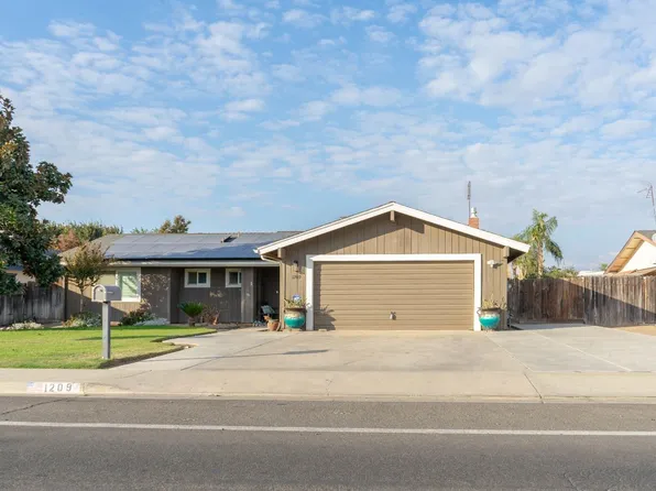 1209 E Saginaw Ave, Dinuba, CA 93618