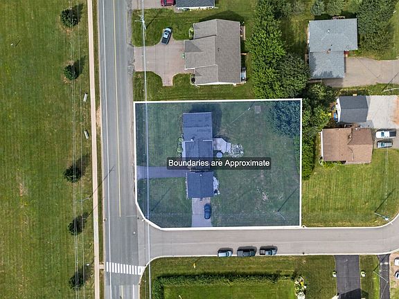 3rd image of 385 Macewen Rd