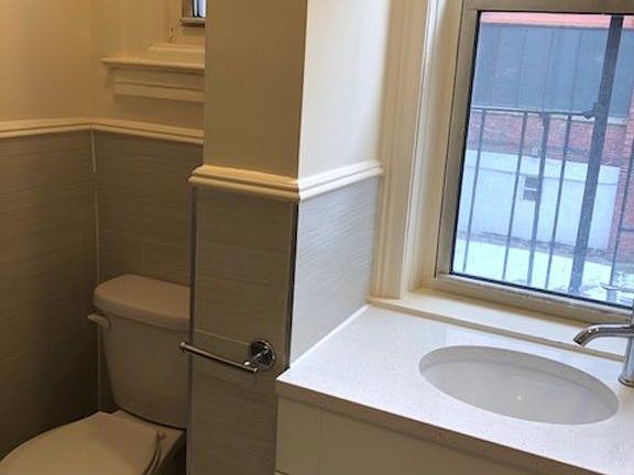 5th image of 536 47th Ave APT 1R