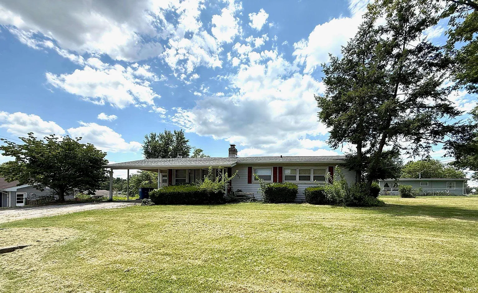 307 Eastwood Dr photo 1