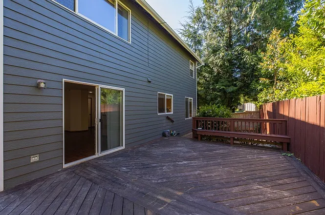 4 bed, 2.5 bath, 2100 sqft, $3,500 — Photo 2