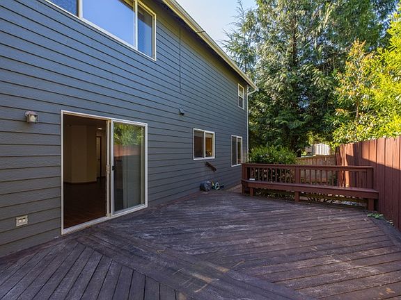3rd image of 210 169th St SE #1